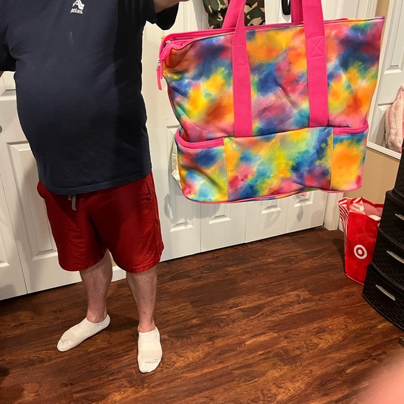 Bag w/cooler built into the bottom - Picture 2 of 4